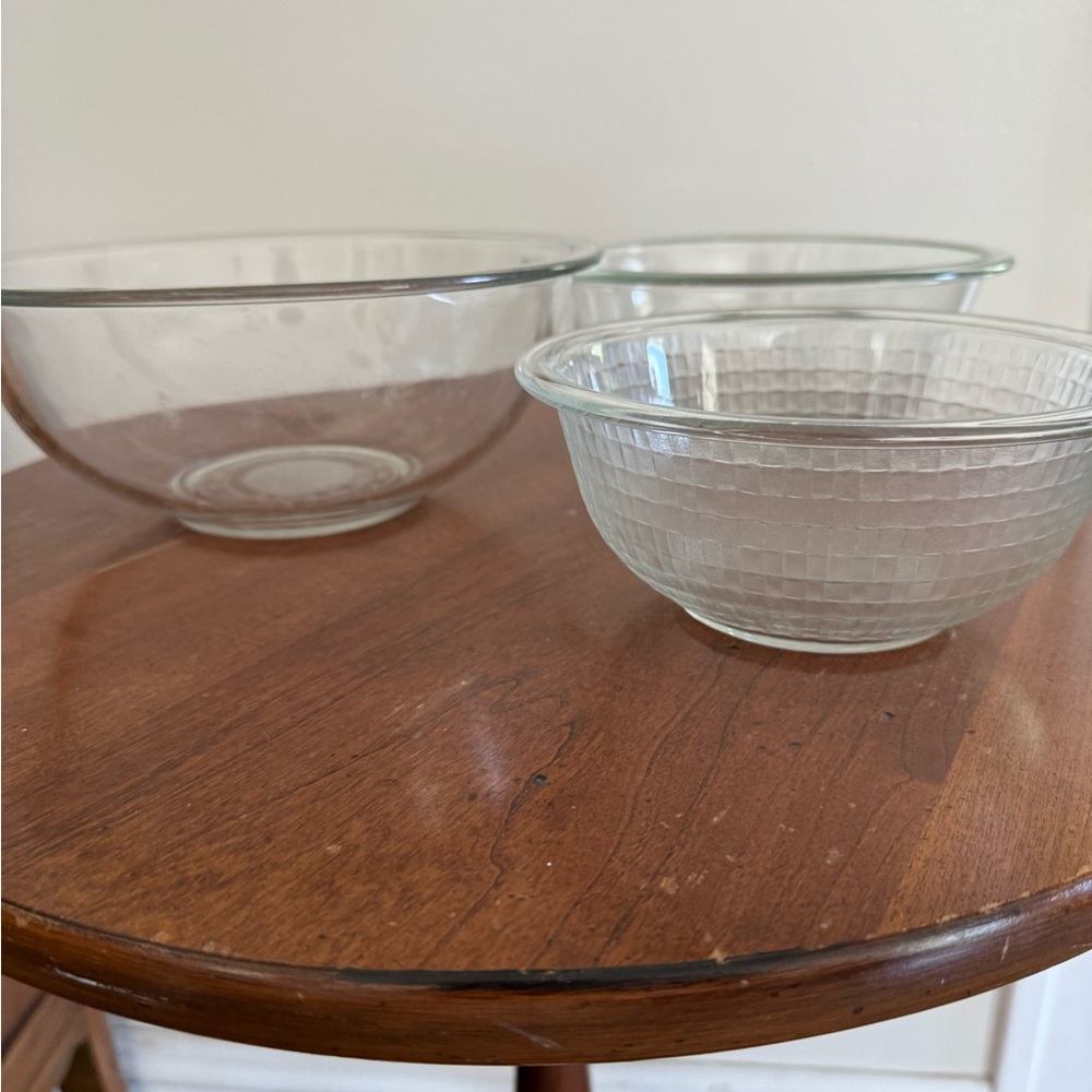 Pyrex Clear Glass Nesting Bowls Mixing Bowl Set of 3 - #325, #323, and #322 - Picture 5 of 13